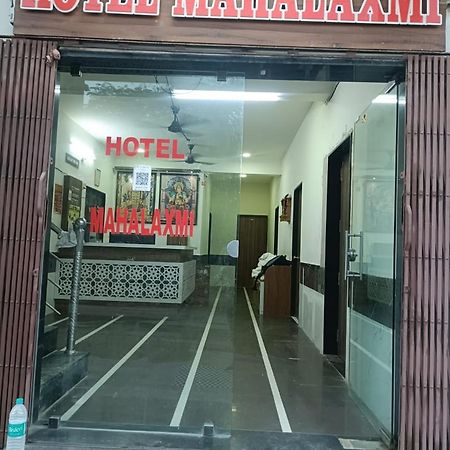 Hotel Mahalaxmi Dwārka Екстериор снимка
