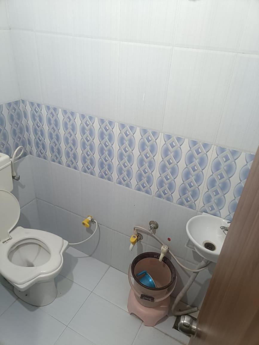 Hotel Mahalaxmi Dwārka Екстериор снимка